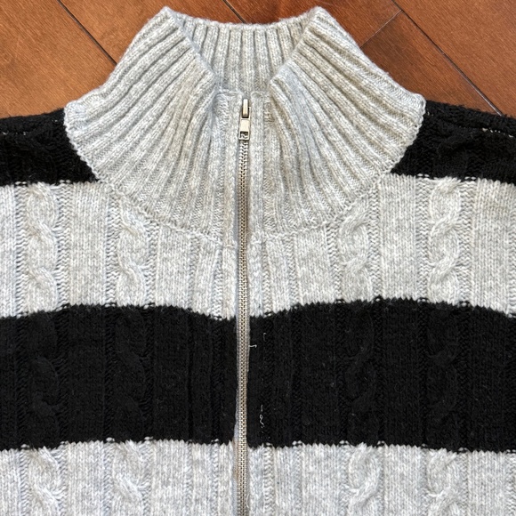 NYC Knits Women's Gray & Black Cropped Zip-up Ribbed Knit Jacket, size Large - Picture 5 of 8